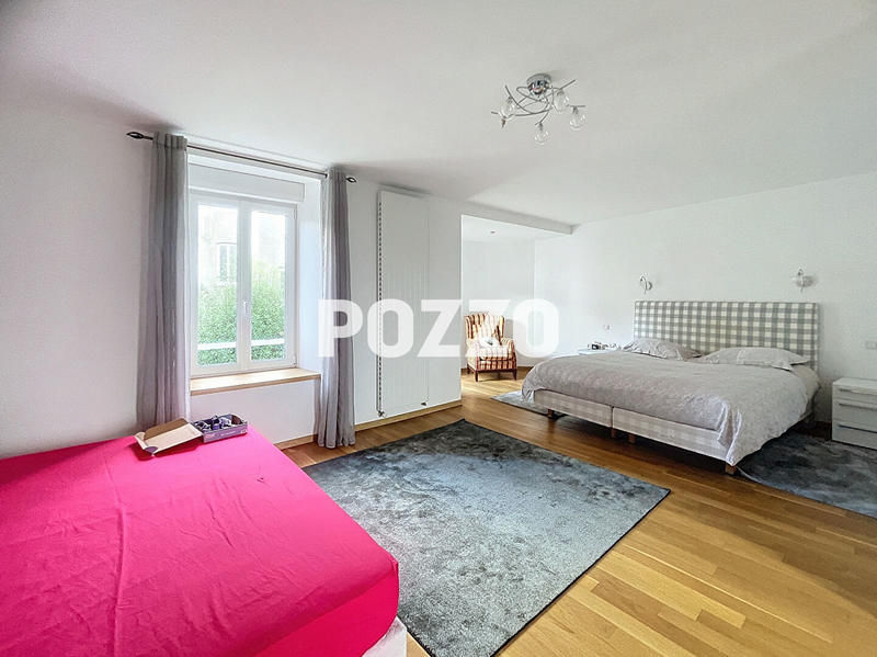 Maison - 272 m² - 7 pièces