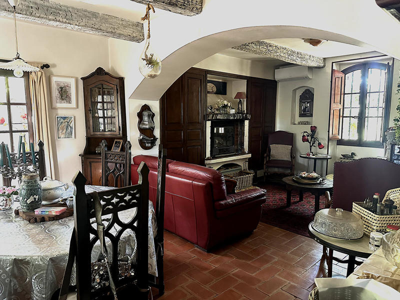 Maison - 300 m² - 9 pièces