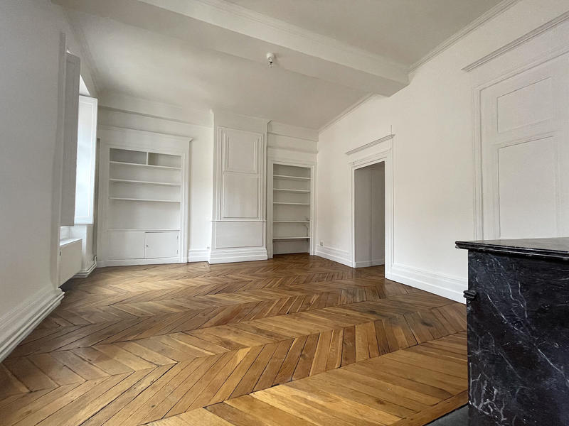 Appartement - 147 m² - 6 pièces