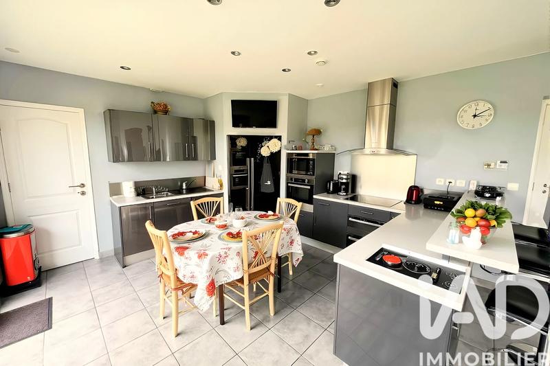 Maison - 185 m² - 6 pièces