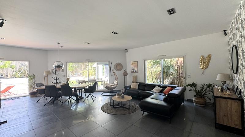 Maison d'architecte - 247 m² - 9 pièces