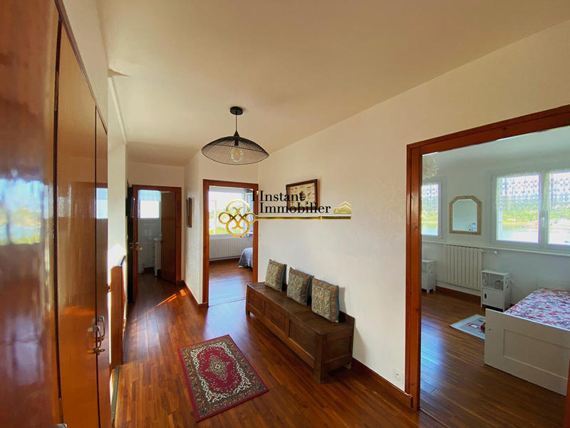 Maison - 205 m² - 9 pièces