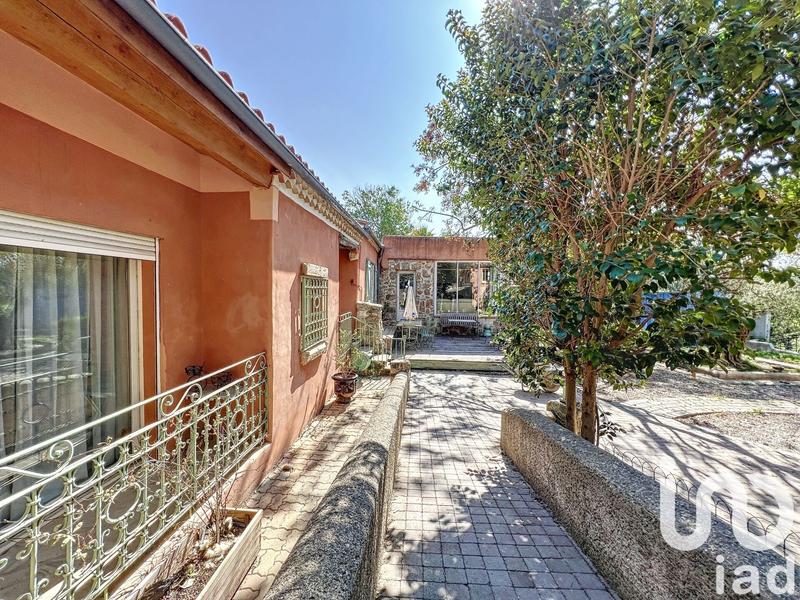 Maison - 300 m² - 13 pièces