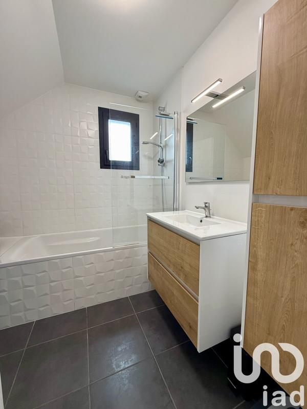 Maison - 96 m² - 4 pièces