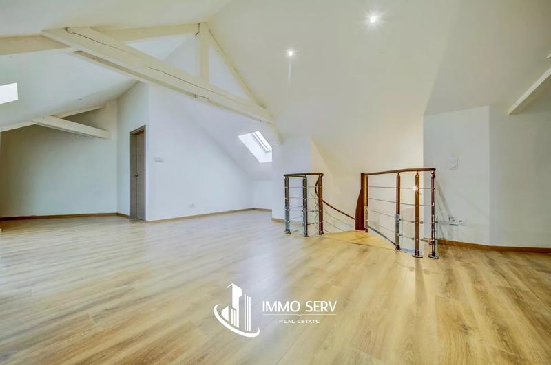 Maison - 245 m² - 9 pièces