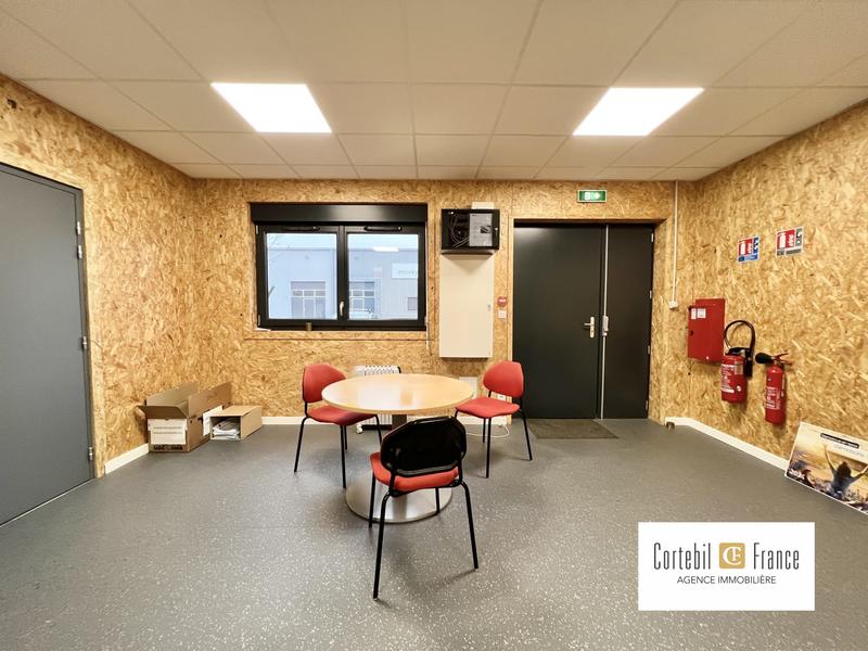 Local d'activités - 630 m²