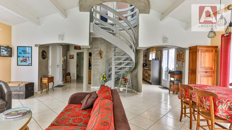 Maison - 145 m² - 5 pièces