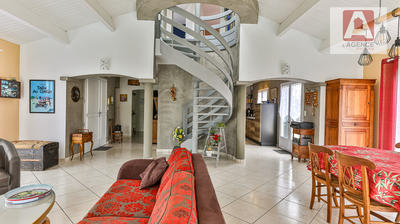 Maison - 145 m² - 5 pièces