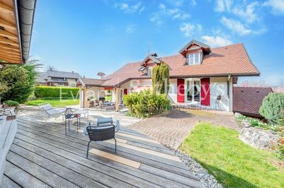 Maison - 189 m² - 8 pièces