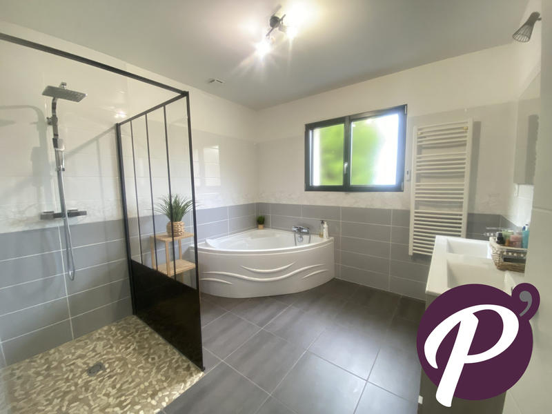 Maison contemporaine - 166 m² - 7 pièces