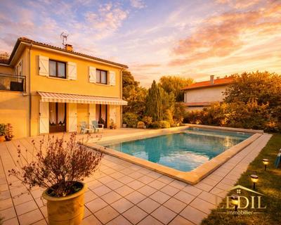 Maison - 97 m² - 5 pièces