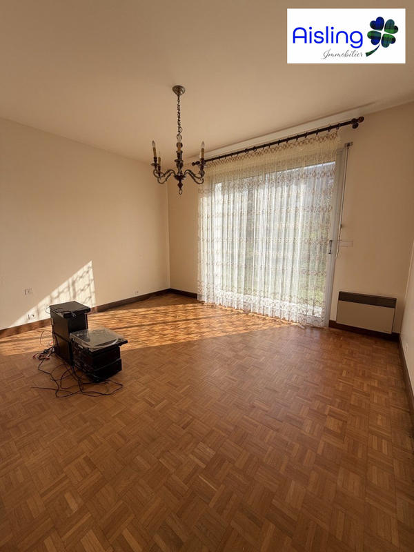 Villa - 235 m² - 10 pièces