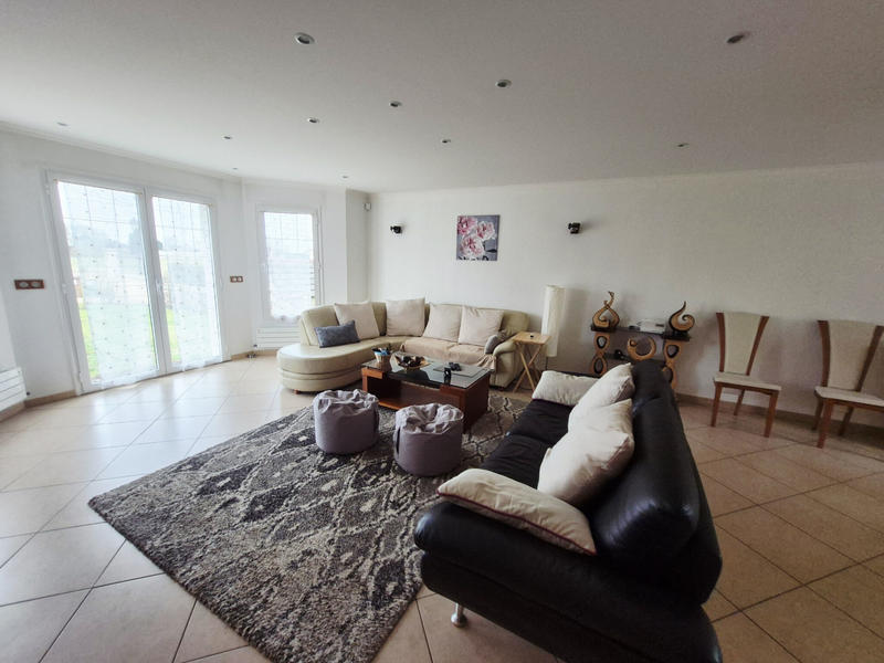 Maison - 198 m² - 6 pièces