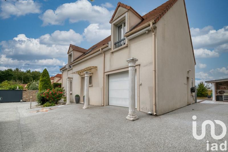 Maison - 218 m² - 8 pièces