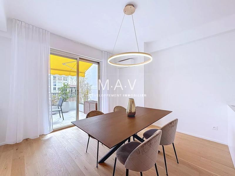 Appartement - 95 m² - 4 pièces