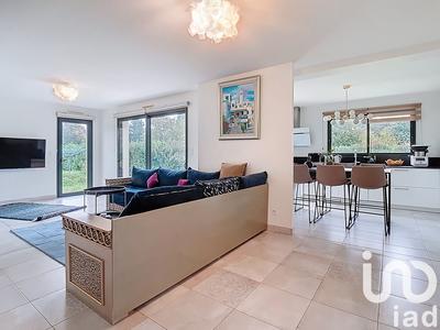 Maison - 182 m² - 8 pièces