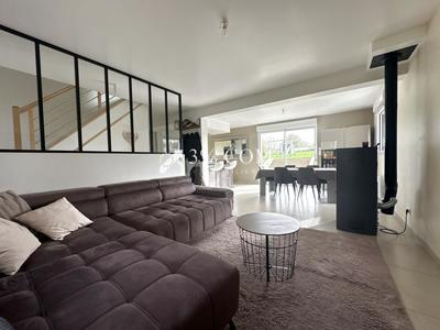 Maison - 111 m² - 6 pièces