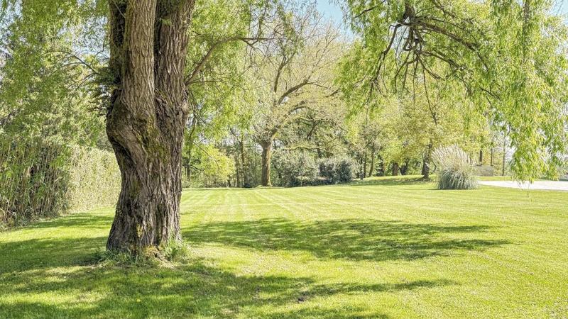 Propriété - 680 m² - 21 pièces