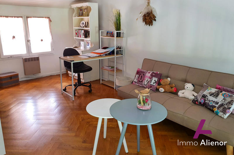 Maison traditionnelle - 180 m² - 5 pièces