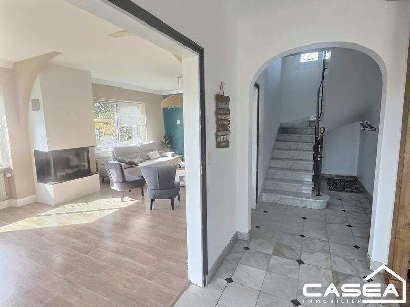 Maison traditionnelle - 155 m² - 6 pièces