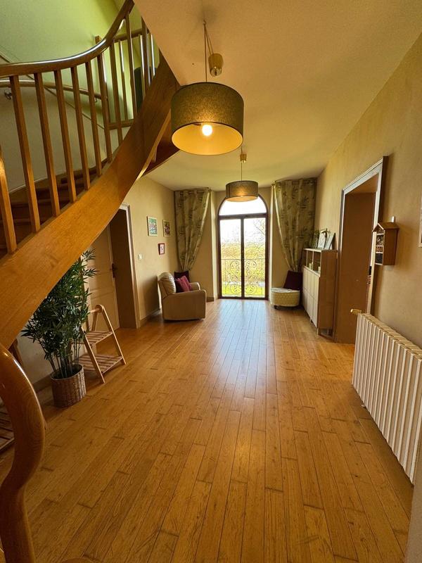 Maison - 397 m² - 14 pièces