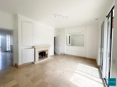 Maison - 219 m² - 7 pièces