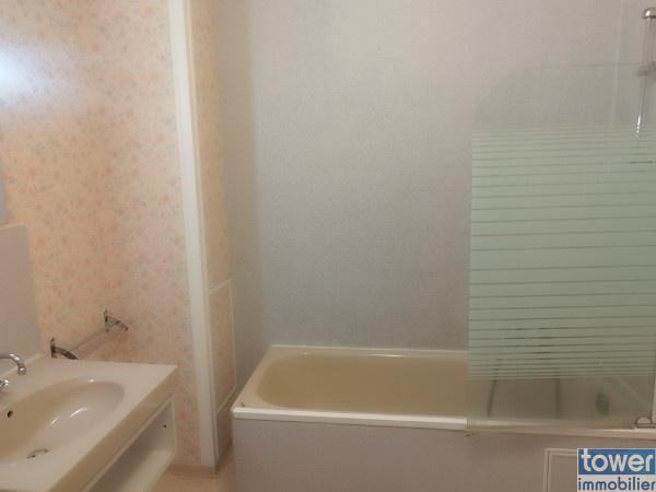 Local commercial - 1 088 m² - 1 pièce