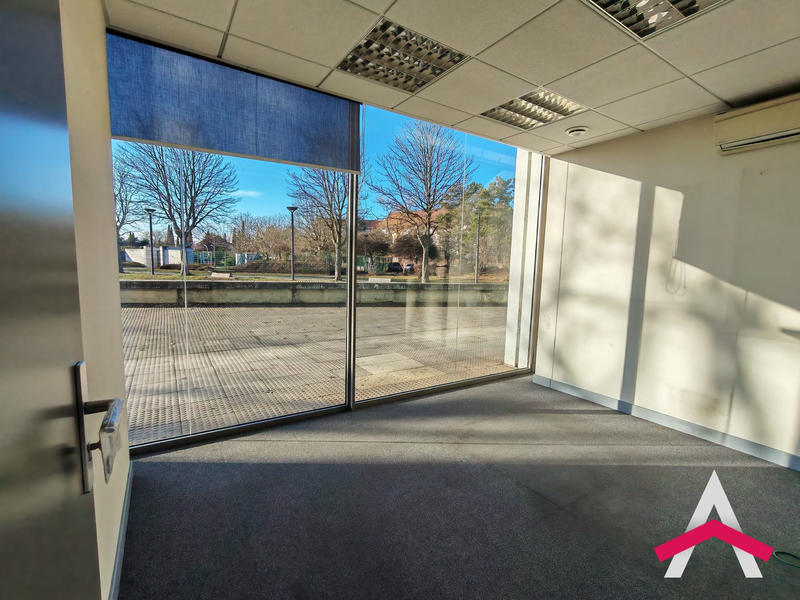 Local d'activités - 127 m²