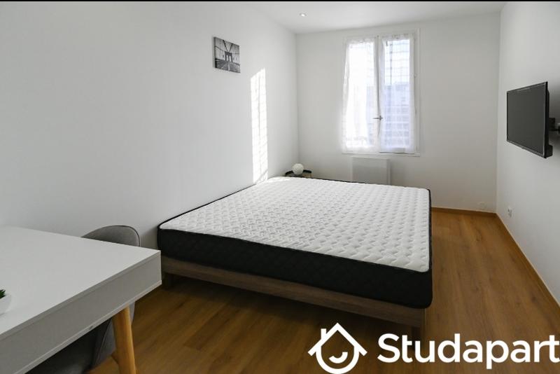 Chambre - 11 m² - 1 pièce