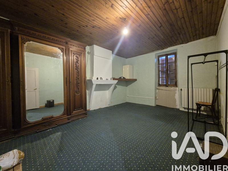 Maison - 238 m² - 6 pièces