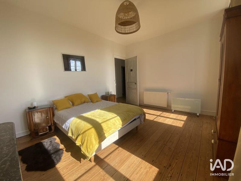 Maison - 300 m² - 6 pièces