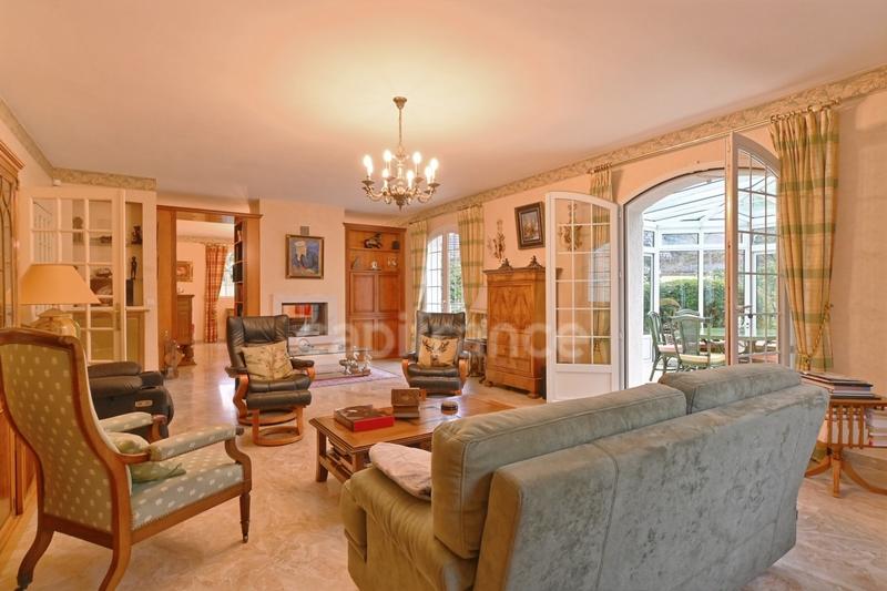 Maison bourgeoise - 225 m² - 9 pièces