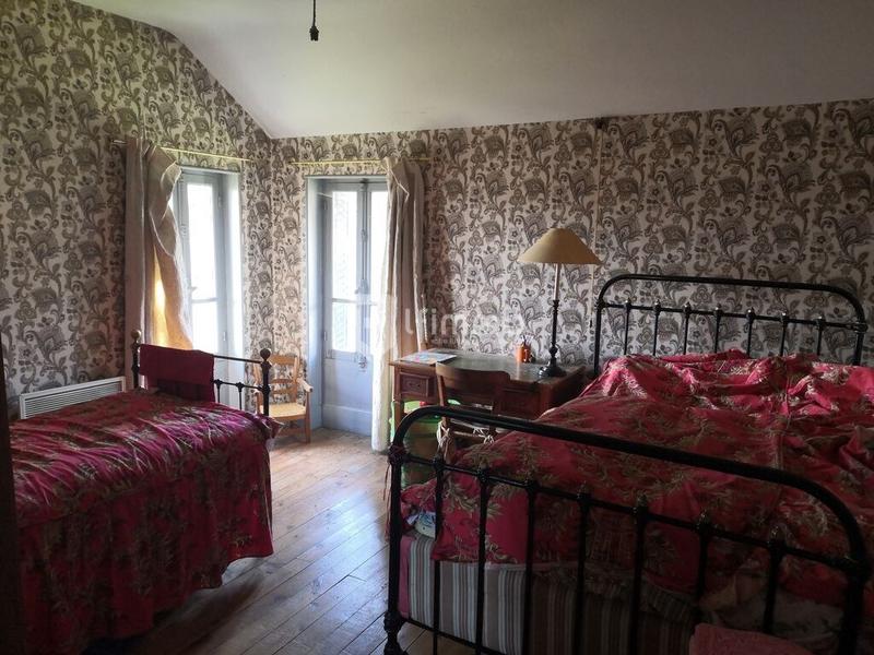 Propriété - 198 m² - 10 pièces