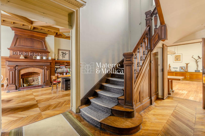 Maison - 550 m² - 20 pièces