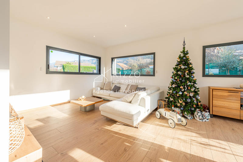 Maison - 160 m² - 6 pièces