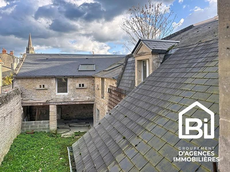 Maison en pierre - 217 m² - 8 pièces