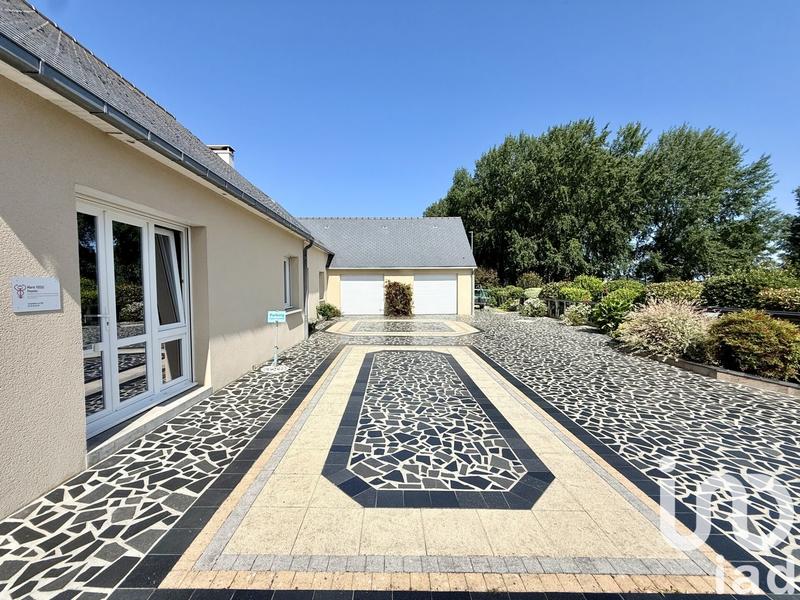 Maison - 210 m² - 8 pièces