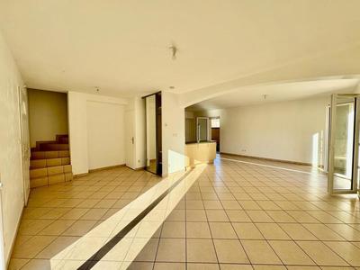 Maison - 96 m² - 4 pièces