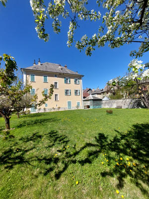 Maison - 850 m² - 40 pièces