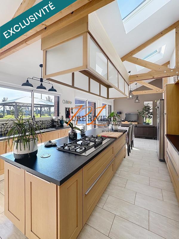 Maison - 315 m² - 8 pièces