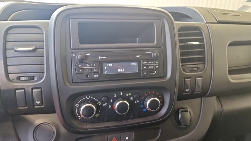 Nissan Nv300 L2h1 3t0 2.0 Dci 170 Dct Acenta