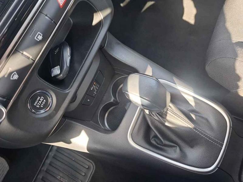 Citroën C3 1.2 PureTech 110 cv s&amp;S Shine Business Eat6 132g