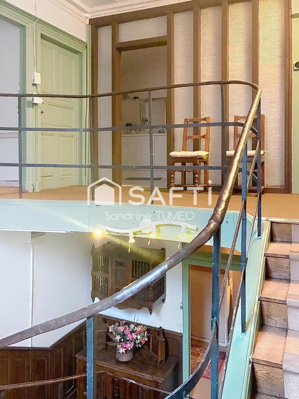 Maison - 334 m² - 11 pièces