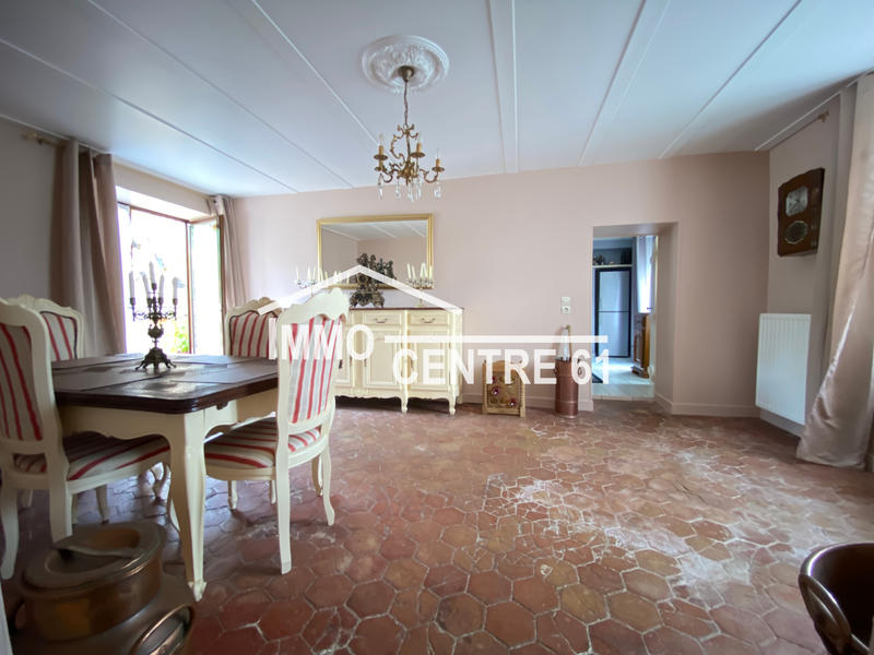 Maison - 180 m² - 6 pièces
