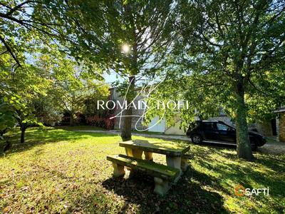 Maison - 283 m² - 12 pièces