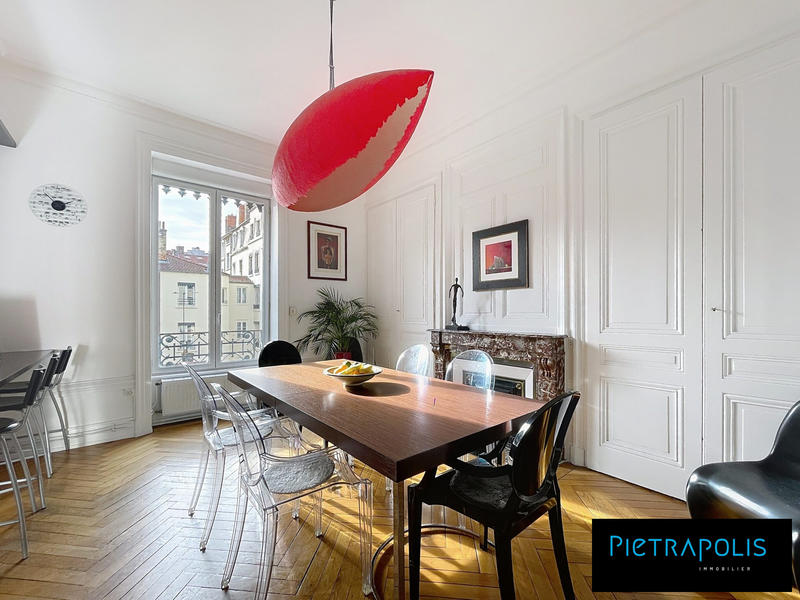 Appartement - 181 m² - 7 pièces