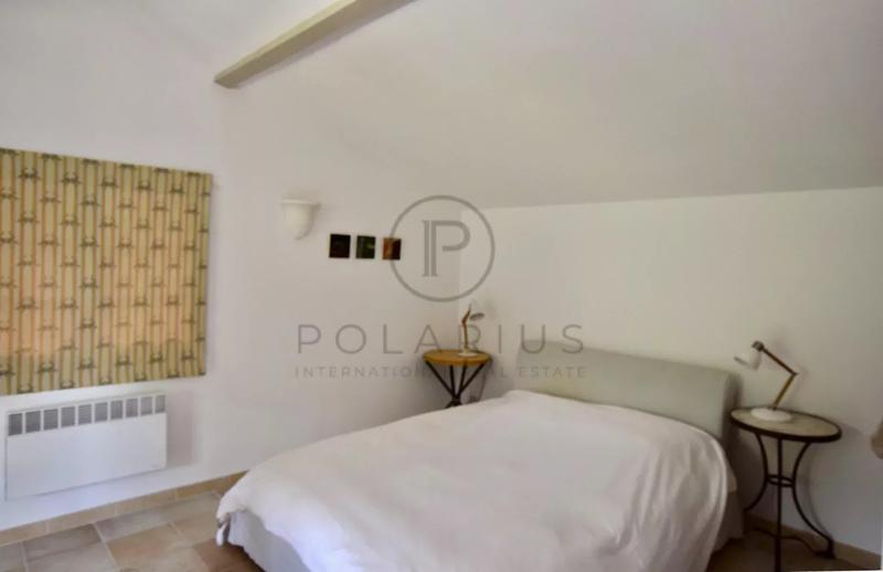 Villa - 240 m² - 6 pièces