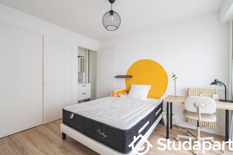 Chambre - 11 m² - 1 pièce