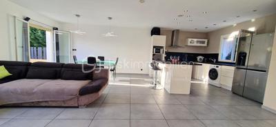 Maison - 194 m² - 8 pièces