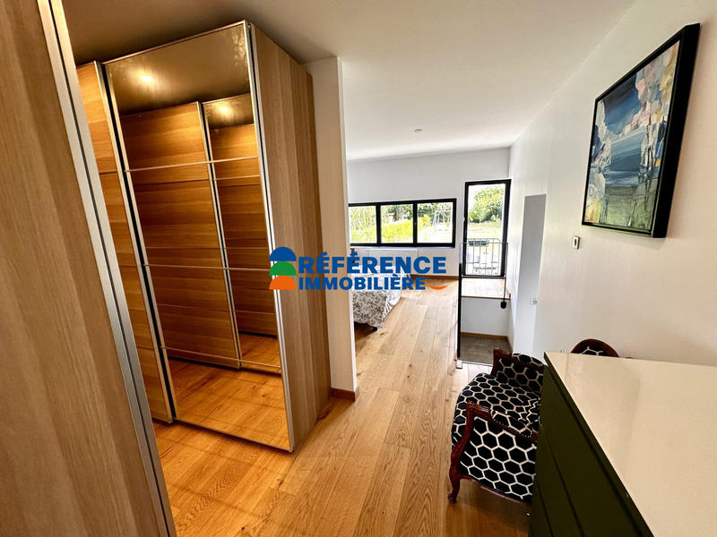 Maison - 210 m² - 5 pièces